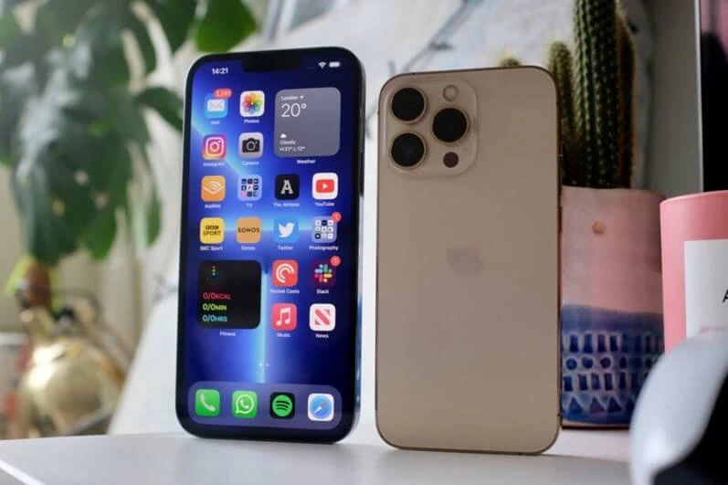 iphone 13 is the best smartphone for vlogging