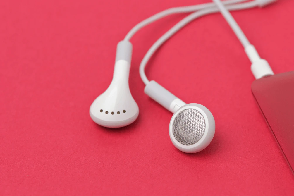 are earbuds good headphones for video editing?